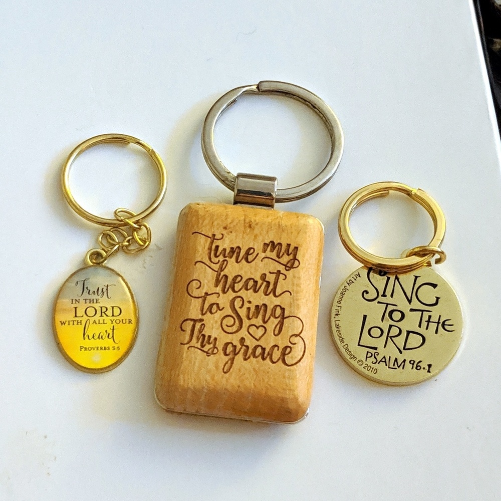 3 Religious Keychains - Picture 4 of 6